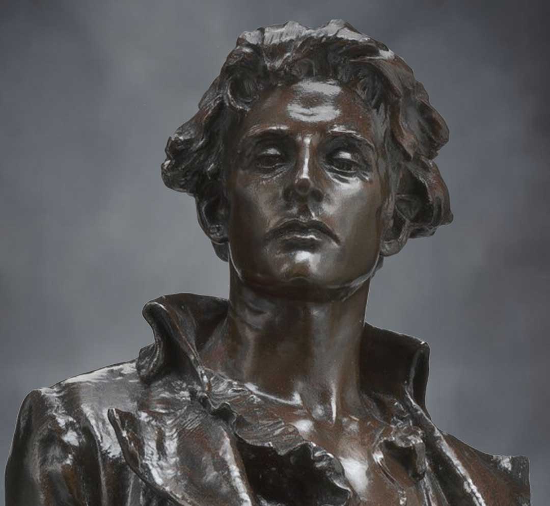 Close up view of the statue of Nathan Hale.